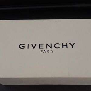 Women’s Givenchy white and rose gold sneakers. Size 37.5 (7.5 US)